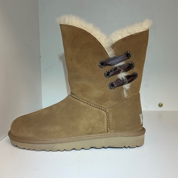 UGG Constantine boots w/satin laces Women’s size 5 NIB - Picture 4 of 9